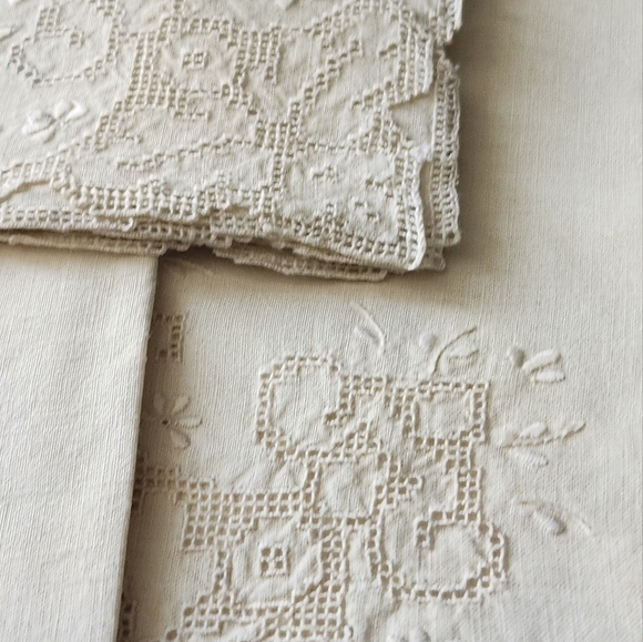 TEN NATURAL LINEN NAPKINS WITH DRAWN THREAD EMBROIDERY - Picture 4 of 7